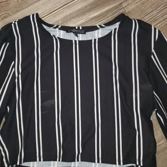 Black & White Striped Long Sleeve Crop Top - Large - Picture 5 of 6